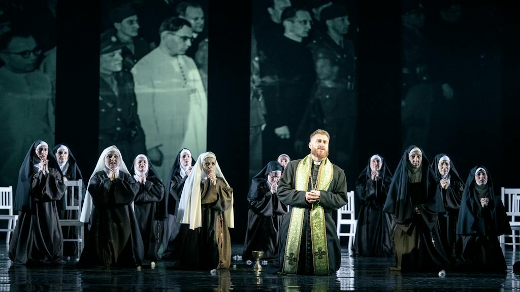 Opera | Dialogues des Carmélites: Michael Skalický (Chaplain of the monastery), Jekatěrina Krovatěva (Sister Constance of St. Dennis), Jana Sibera (Blanche de la Force), State Opera Chorus – photo: Petr Neubert